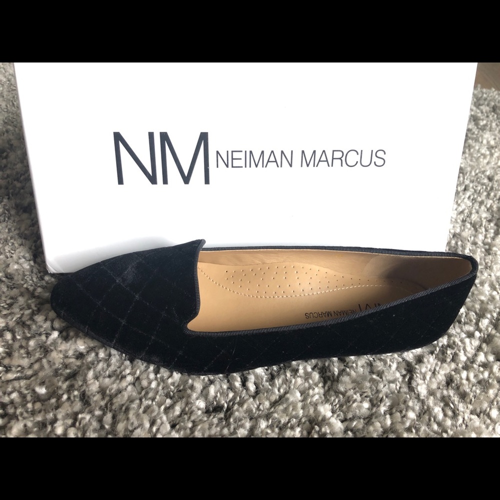 Size 8 Brand New Neumann Marcus Flats
